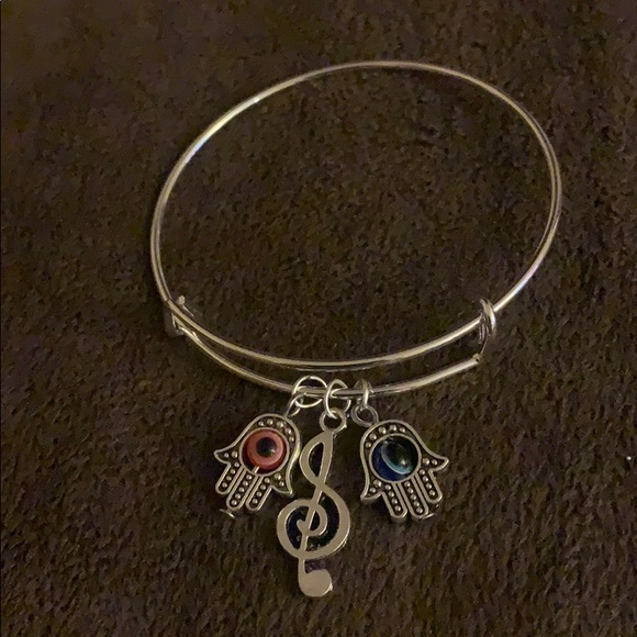 *NEW*. Dangle Bracelet - Picture 2 of 3